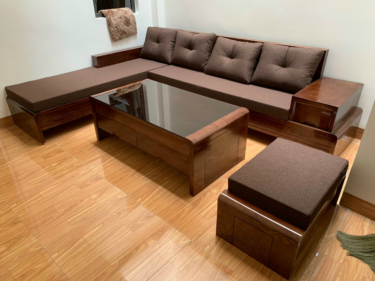 90+ mẫu ghế sofa gỗ có nệm cho phòng khách giá tốt nhất 2024